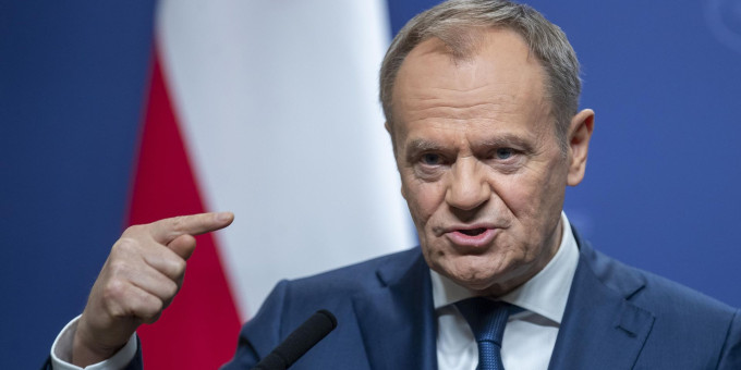 "Ужасно надоело". Экс-премьер Польши набросился на Туска за слова о России