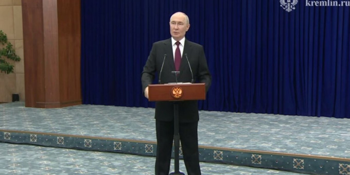 Путин заявил, что ночью Москву и Петербург пыталось атаковать большое число БПЛА