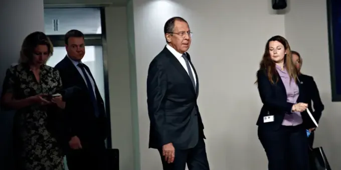 «Делай выводы»: Лавров отодвинул журналиста на саммите БРИКС