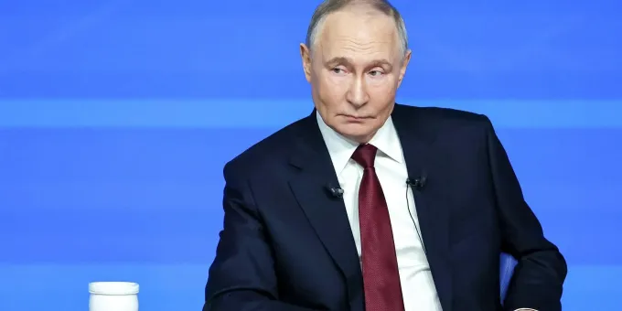 Путин запретил вывозить более миллиона рублей наличными в ближнее зарубежье
