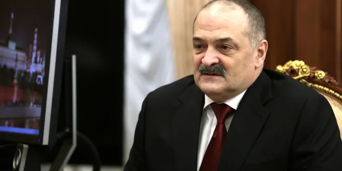 Бывшего главу Дагестана Меликова назначили сенатором от Брянской области