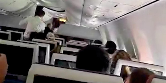 Пилот Flydubai пытался разбить самолет, сообщили СМИ