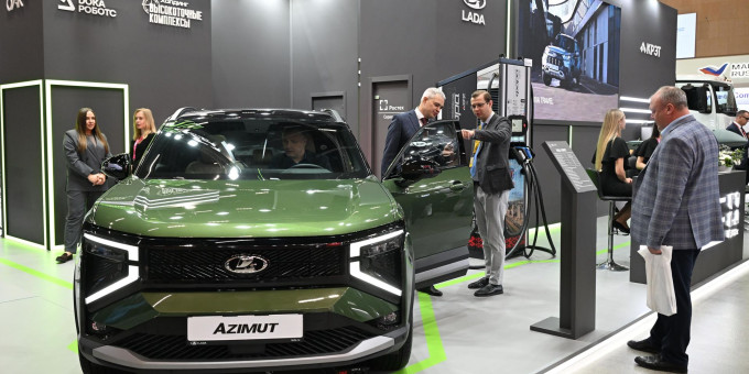 "АвтоВАЗ" представил флагманский кроссовер Azimut