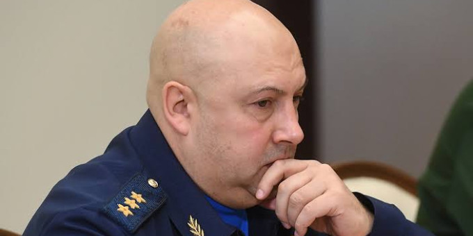 Назначает лично Путин: что стало известно о судьбе Суровикина