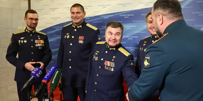 «Какие мы, такая и Дума»: как прошло первое заседание на Охотном Ряду