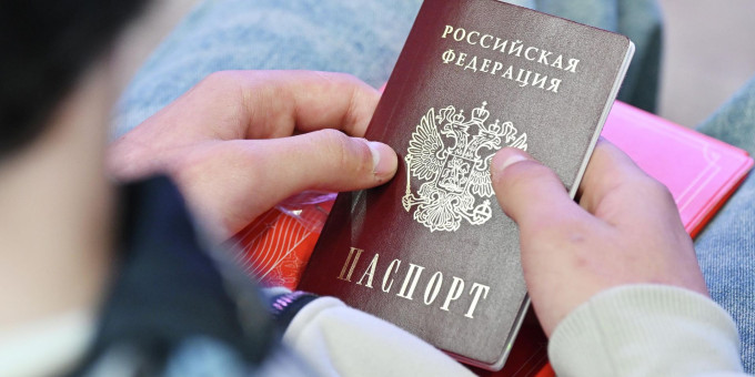 Юрист рассказал, можно ли в России давать отчество по матери