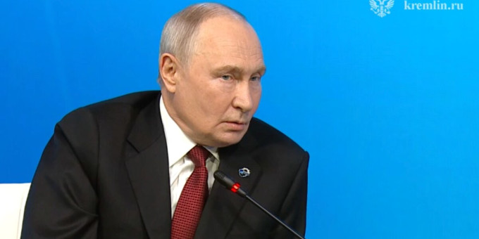 Путин заявил о добрых многолетних отношениях с Трампом