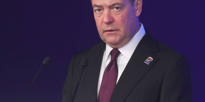 Медведев назвал виновного в разрушении отношений России и Запада