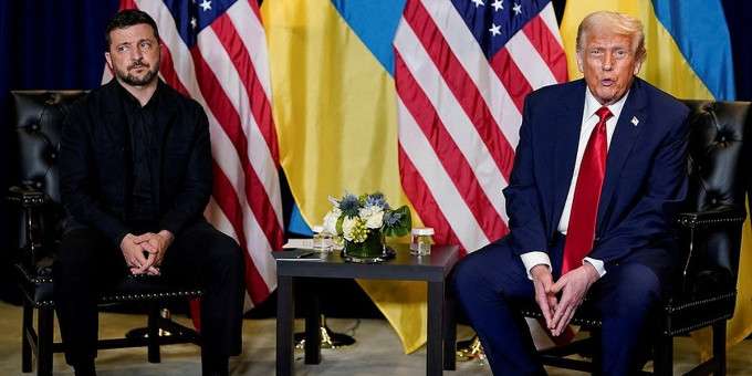 "Украине нужен новый лидер, Зеленский - проблема для всего мира": что историческое заявление Трампа означает для России