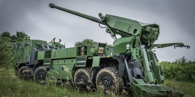 Метко, но редко: ВСУ похвастались стрельбой из «датской» гаубицы Caesar 8x8