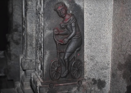 Загадка века: На стенах старинного храма нашли изображение велосипедиста — а ведь ему больше 2000 лет