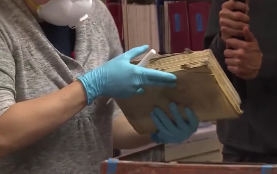 В США под разрушенной статуей нашли свинцовый ящик с историческими сокровищами